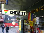 ¡Una farmacia gay!