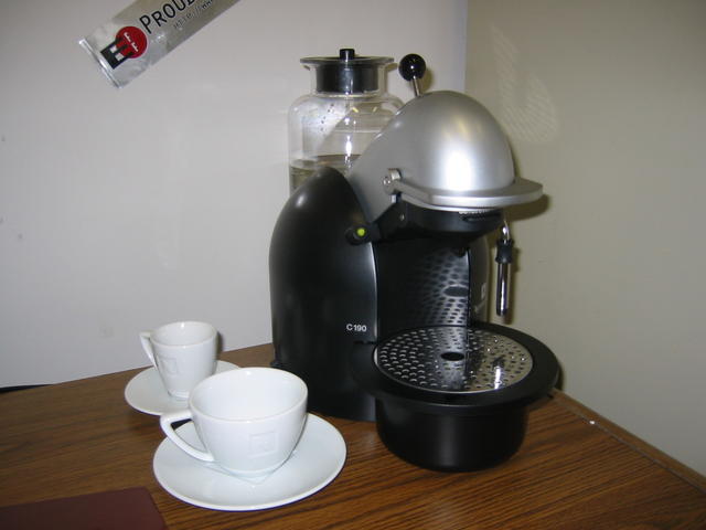 Mi máquina de espresso. ¡Por fin puedo tomar café decente en el despacho!